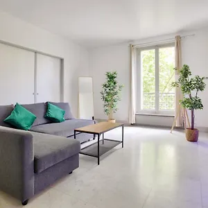 2 Bedrooms Tour Eiffel Rapp , París Francia