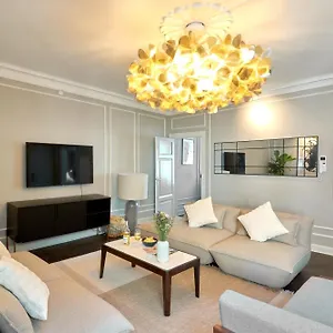  Apartamento 220sqm Designer - Center - Private Balcony