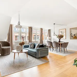  Apartment Sanders Leaves - Precious Two-bedroom Penthouse In Downtown